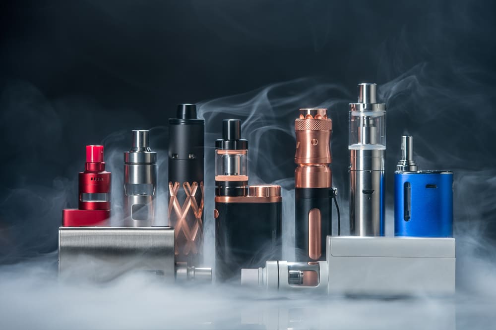 elfbar nachfüll pod läuft aus Kit Crown M de marque Uwell, cigarette électronique polyvalente main image 0